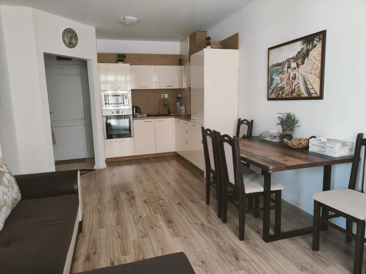Studio Aivasovskij Park - Meters Away From Beach Πομόριε Εξωτερικό φωτογραφία