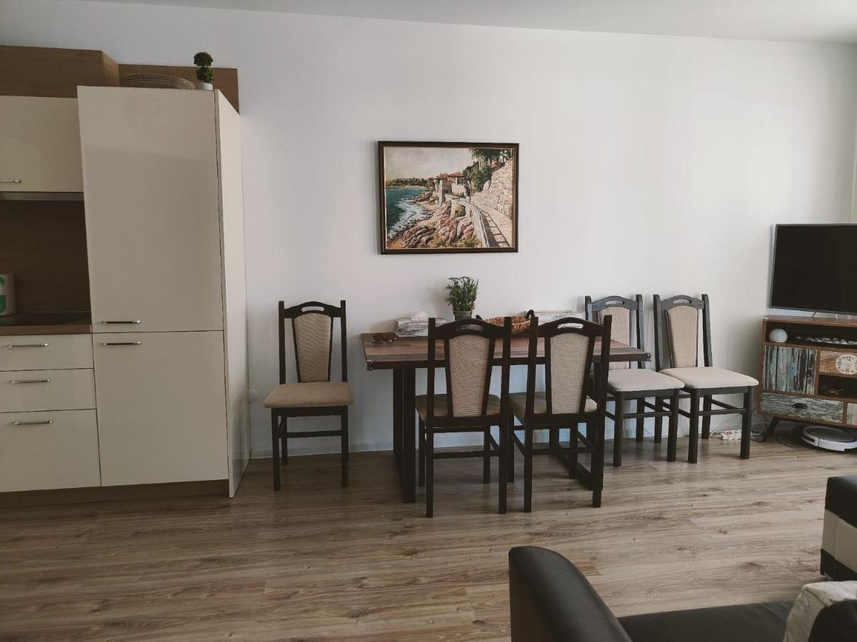 Studio Aivasovskij Park - Meters Away From Beach Πομόριε Εξωτερικό φωτογραφία