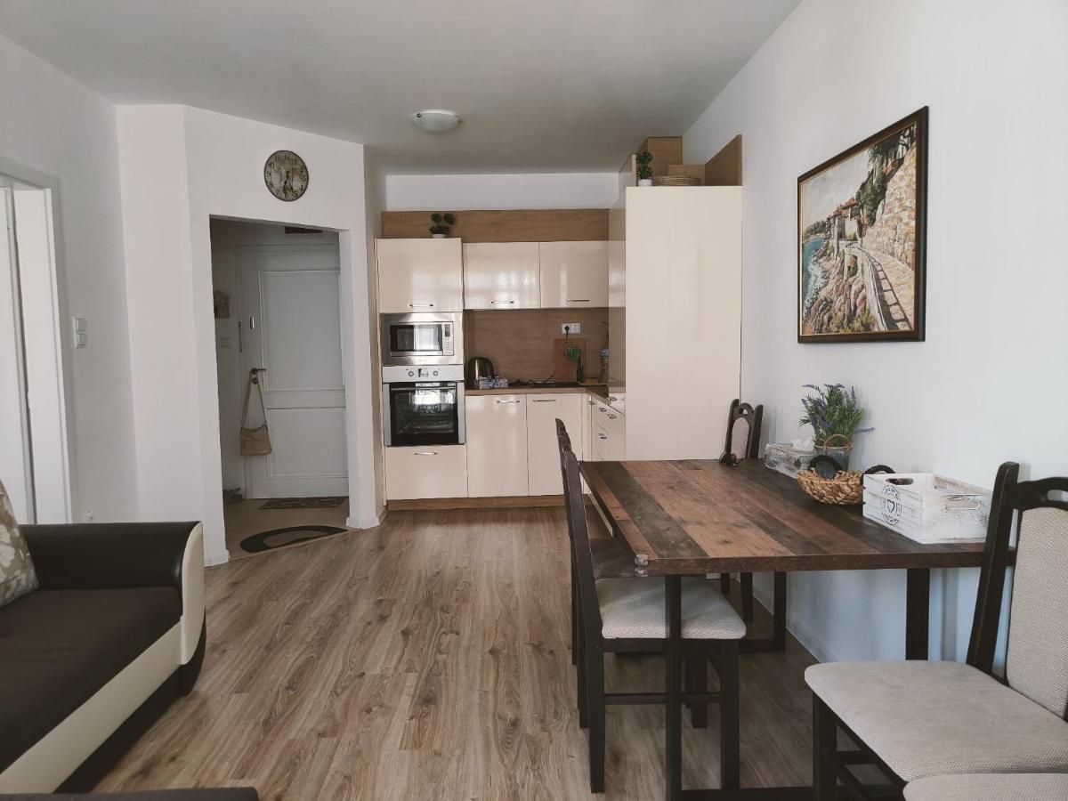 Studio Aivasovskij Park - Meters Away From Beach Πομόριε Εξωτερικό φωτογραφία